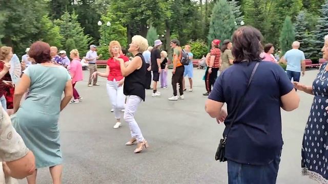 ОЙ, СМЕРЕКО! ТАНЦЫ ХАРЬКОВ УКРАИНА ИЮЛЬ 2023 смотреть онлайн