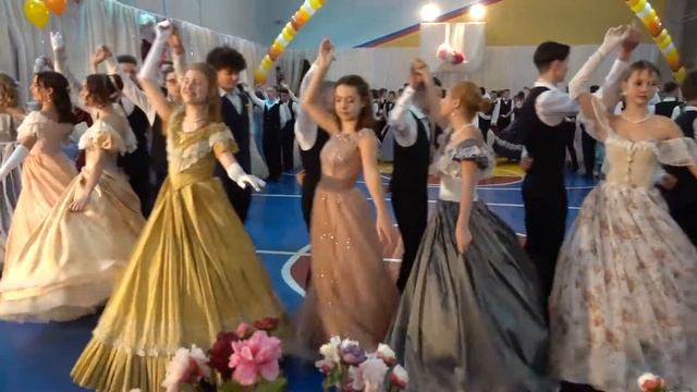 Фигурный вальс - Х Лицейский бал смотреть онлайн