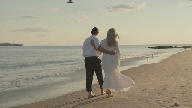 Видео без авторских прав / 4к/Футаж/ Свадебные/ Для фильма/ Открытки/ Молодожёны смотреть онлайн