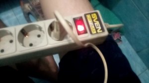 Выключается сетевой фильтр