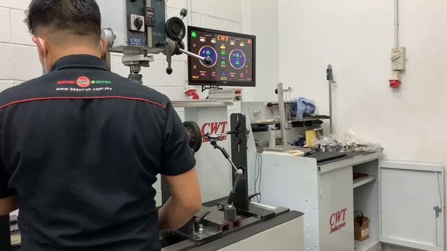 Dynamic Crankshaft Balancing of MITSUBISHI 4G63 2/6 смотреть онлайн