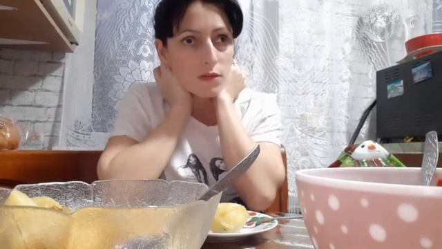 мукбанг целая картошка и винегрет