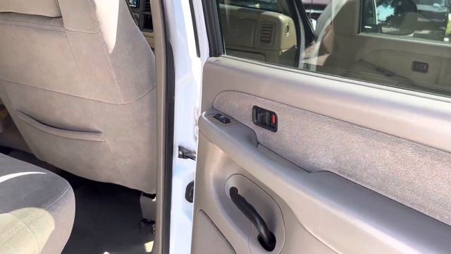 VERY RARE 2002 CHEVROLET SILVERADO 1500HD WITH 260K MILES!!! смотреть онлайн