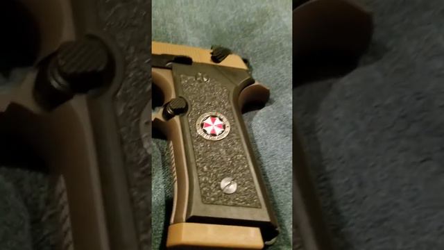 M9A3 with Resident Evil STARS/Umbrella Corp custom grips. смотреть онлайн