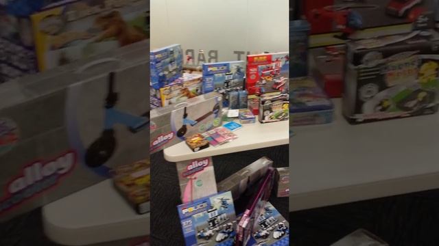 Asylum Seeker Toy Drive Main Event смотреть онлайн