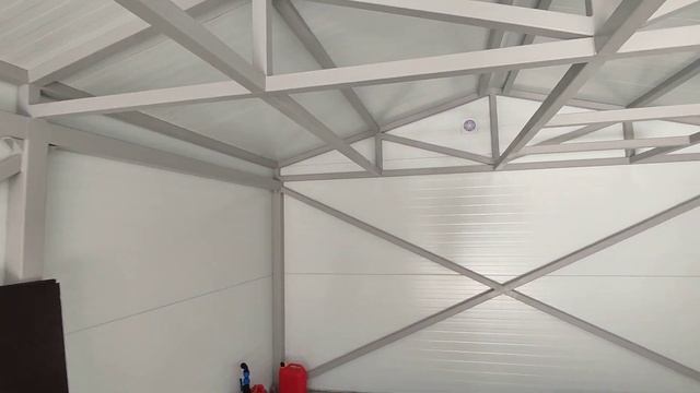 Гараж / склад из сендвич панелей с витражом. 2 часть. обзор изнутри смотреть онлайн