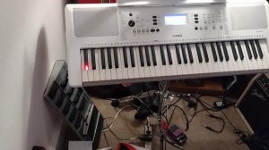Yamaha EZ-300 playing "Let it go" from a MIDI file