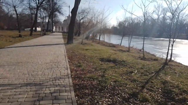 Кривой Рог Прогулка в парке у реки Ингулец смотреть онлайн