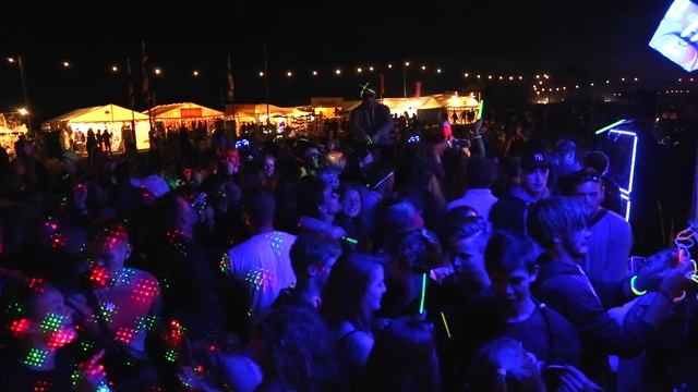 RF16 | Camp Pong Cave | Glowstick Party смотреть онлайн