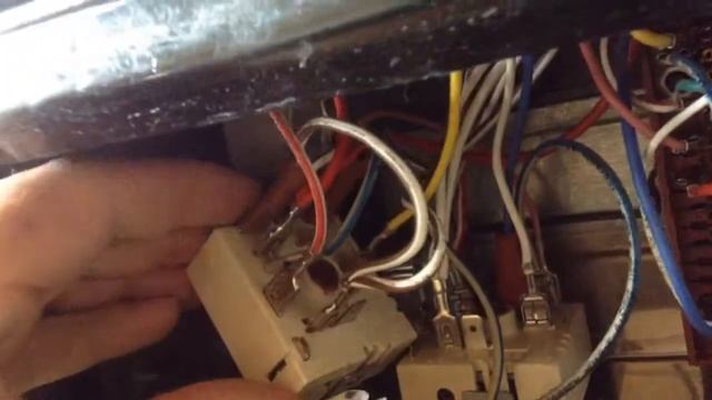 Не смотреть! Видео бесполезное! Снято для собственных нужд! Переключатель электроплита Bosch смотреть онлайн