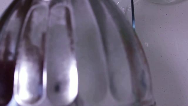 Как почистить потемневшие столовые приборы быстро? Лайфхак! смотреть онлайн