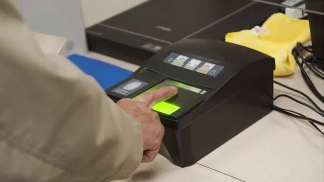 Отпечатки пальцев вместо денег смотреть онлайн