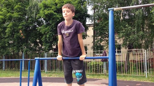 Ребёнок (11 лет) делает медленный выход силой - real or fake? :) смотреть онлайн