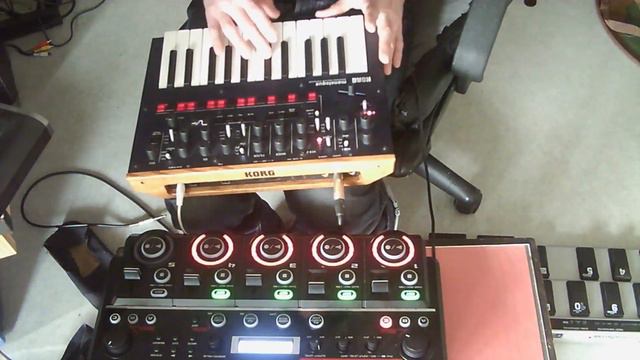 Impro #3 [Live with Boss Rc505Mk1 and Korg Monologue] смотреть онлайн