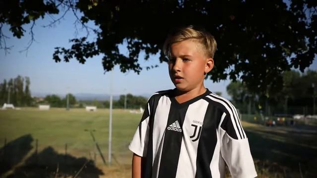 Участник лагеря о том, что кроме повышения навыков дает лагерь Ювентус смотреть онлайн
