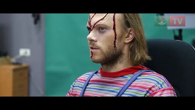 Как Денисов превратился в Чаки на Хэллоуин. BACKSTAGE смотреть онлайн