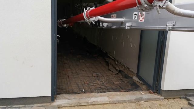 Бетононасос на стройке! смотреть онлайн