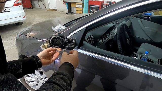 ✅Как се сменя страничния мигач на PASSAT 6 - How to change the side indicator-blinker смотреть онлайн