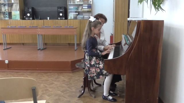 Комарковская Софья подготовительный класс - "Вальс собачек" смотреть онлайн