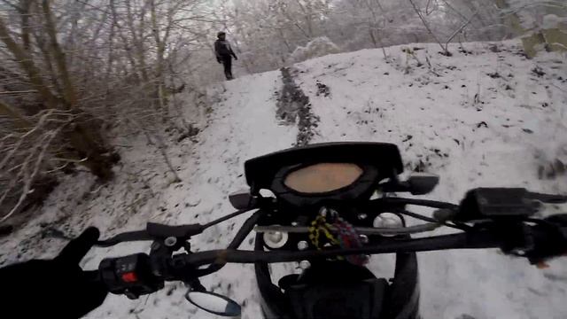 СКОЛЬЗКАЯ ЗИМНЯЯ ПОКАТУШКА на ЭНДУРО МОТОЦИКЛЕ- Это Трэш ! ( GEON X-ROAD LIGHT 250 , FORE CBA 250 )