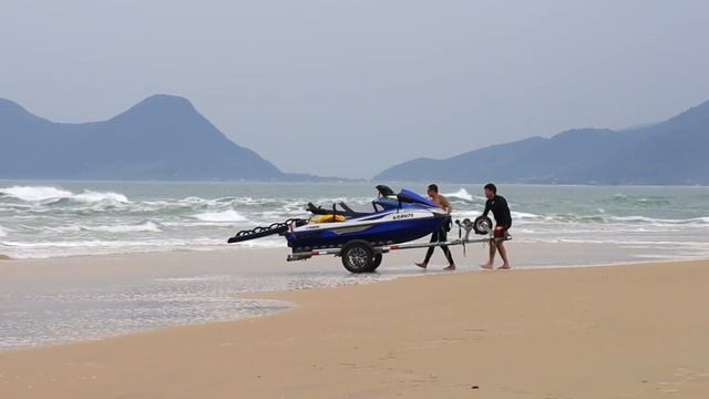 Что делать зимой на пляже в Бразилии? Где можно купаться круглый год? Пляж Campeche Флорианополиса! смотреть онлайн