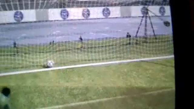 FIFA 10 - Goal Sergio Busquets.3gp смотреть онлайн