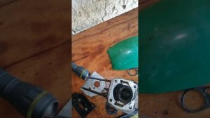 почему бензопила работает на подсосе