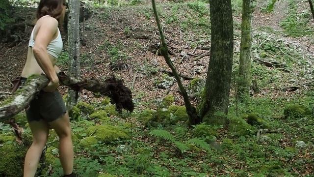 Can I survive a night in the forest with only a k.n.i.f.e? (Extreme Survival Ep. 2) смотреть онлайн