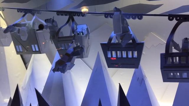 Les vitrines de Noel des Galeries Lafayette - Paris смотреть онлайн