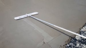 Выравнивание бетона канальной гладилкой 400м2