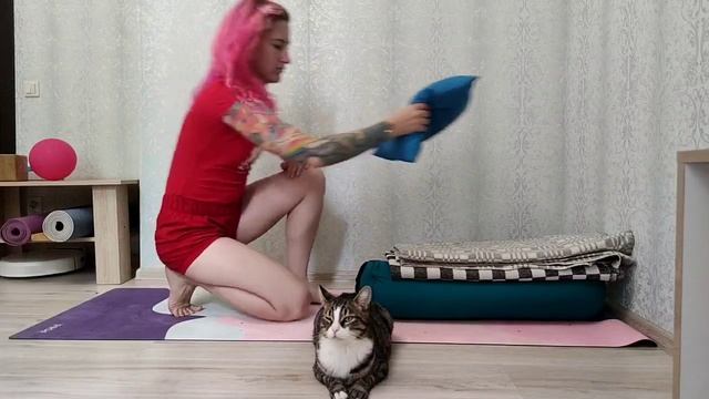 Йога при боли в месячные. Три асаны, которые облегчают состояние! Проверь сама. смотреть онлайн