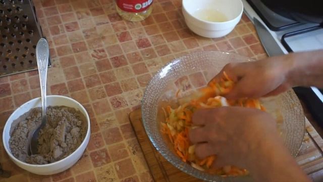 Пышные оладьи и омлет: простые рецепты