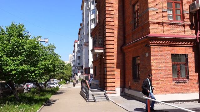 Прогулки по Хабаровску  Ул. Комсомольская. Walking in Khabarovsk on Komsomolskaya Street.