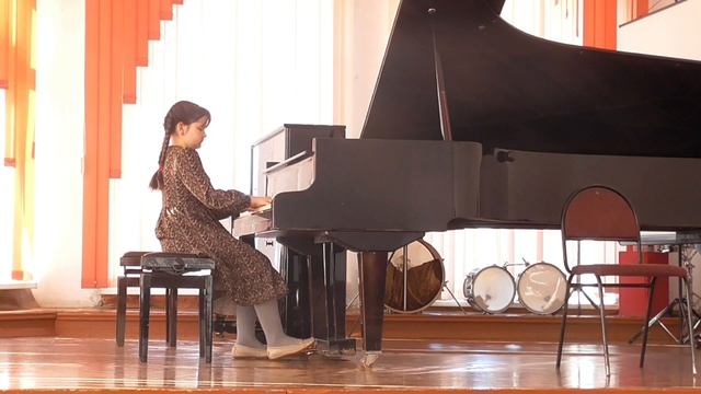 Бердникова Надежда 10 лет. Ф. Мендельсон Песня без слов E-dur. Д. Кабалевский Рондо-марш соч.27 №12 смотреть онлайн