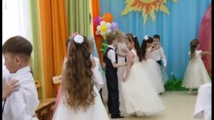 Красивый вход на Выпускном в д/саду. ПРОЩАЛЬНЫЙ ВАЛЬС.