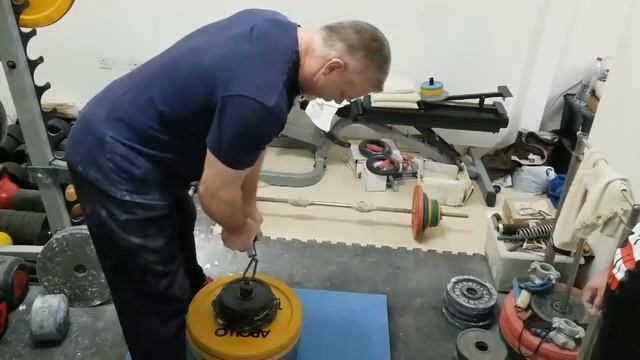 Laine Snook - Silarukov 60mm revolving handle - 227lbs x 10 reps смотреть онлайн