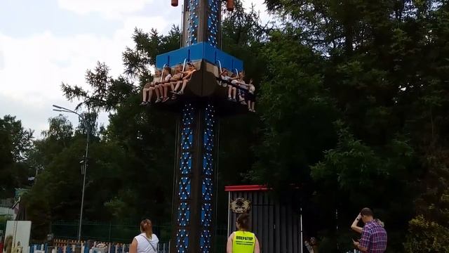 Парк Сокольники.Обзор Аттракционов.Аттракционы Москвы. смотреть онлайн