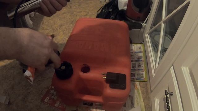 Установка электро . топ.датчика в бак от Yamaha9.9(15) Часть 2 ( окончание работы по установке ) смотреть онлайн