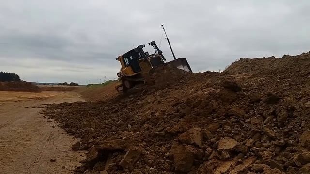 Планировка откосов, CAT D6R смотреть онлайн