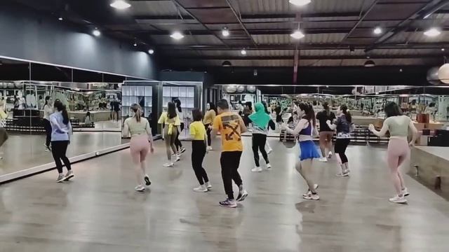 (MARIA MARIANA) BY @EmenSeranWilikOfficial (CHA-CHA LINE DANCE). COREO BY (ZIN™ANTO) смотреть онлайн