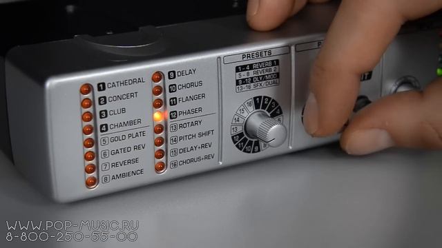 BEHRINGER FEX 800 MINIFEX Компактный процессор эффектов смотреть онлайн
