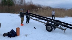 Очень просто.Разгрузка - погрузка аэролодки  Бриз на прицеп.