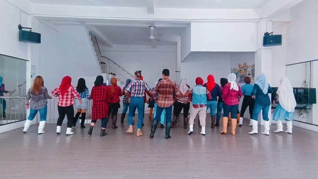 Rumba Latina - Line Dance / Demo by 7 Gym & Studio Palembang смотреть онлайн