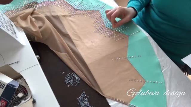 Расклейка стразами костюма для танца живота. Рукав смотреть онлайн