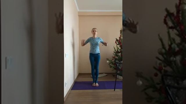 Йога-ланч во время перерыва. День 1. Как восстановиться на работе. Отдых для позвоночника смотреть онлайн