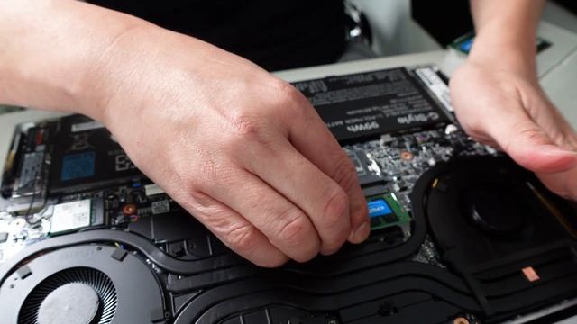 GIGABYTE AERO 16 Upgraded for Video Editing (BEST BUY VERSION 12TH GEN i7) смотреть онлайн