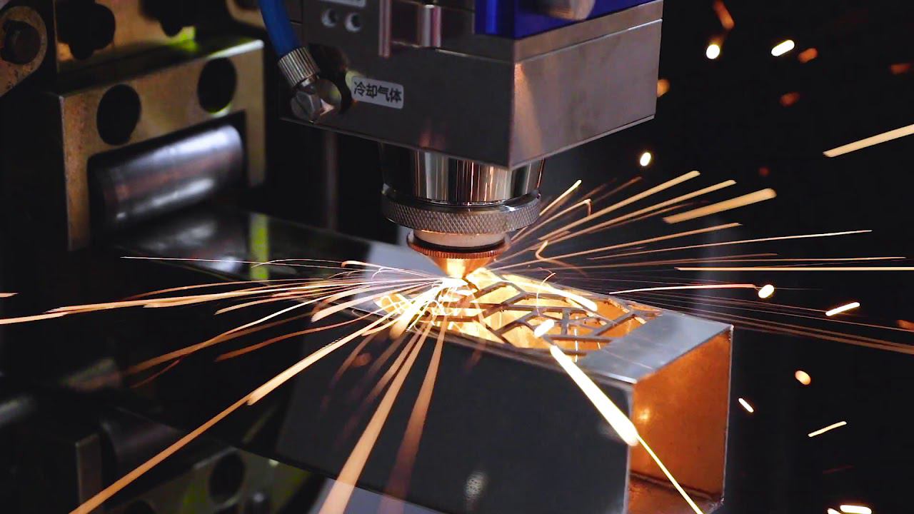 Лазерная резка профильной трубы из нержавейки на лазерном станке Veno Turbo Fiber B6016 смотреть онлайн