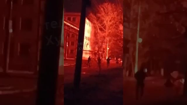 В Херсоне ночью по неизвестной причине сгорел склад ВСУ с топливом смотреть онлайн