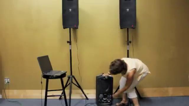 Fender Passport 300 Pro PA System смотреть онлайн