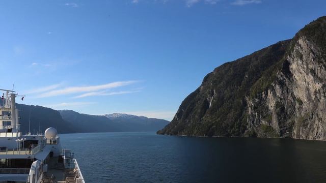 Fjords - Leaving Geiranger смотреть онлайн